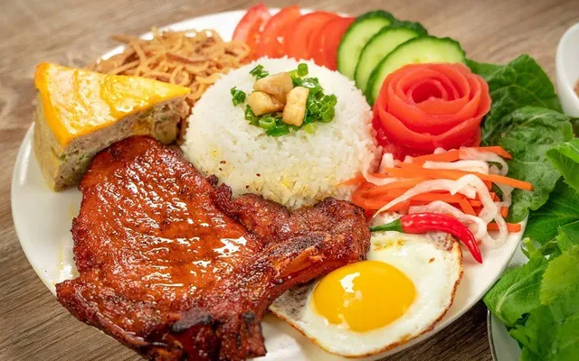 Cơm tấm sườn